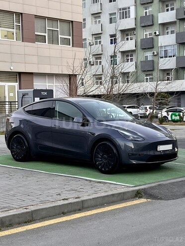 Tesla Model Y-6