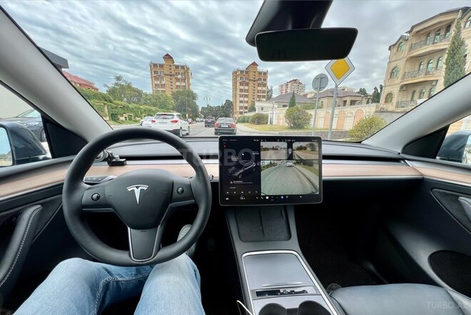 Tesla Model Y-14
