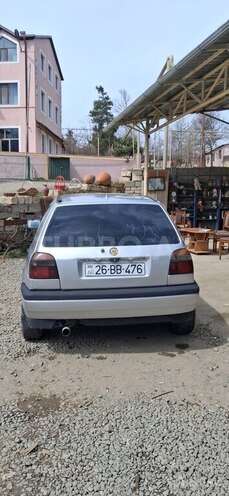 Volkswagen Golf-2