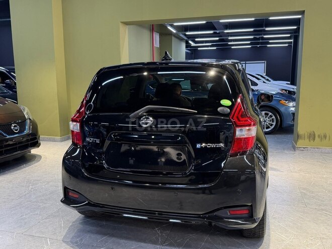Nissan Note-9