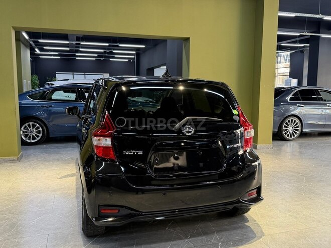Nissan Note-7