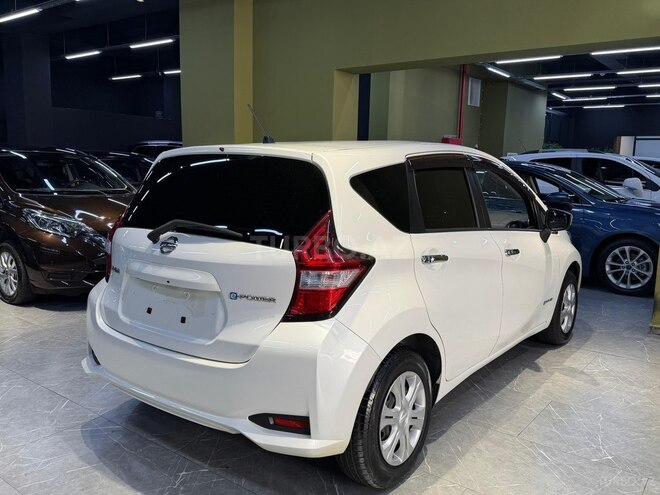 Nissan Note-7
