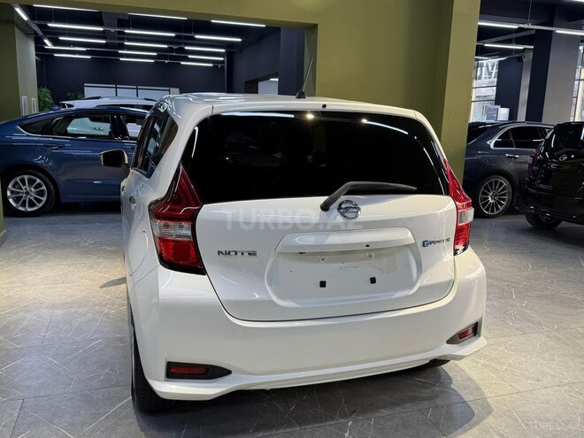 Nissan Note-8