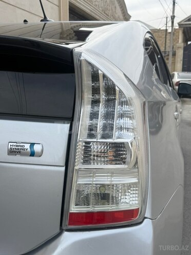 Toyota Prius-5