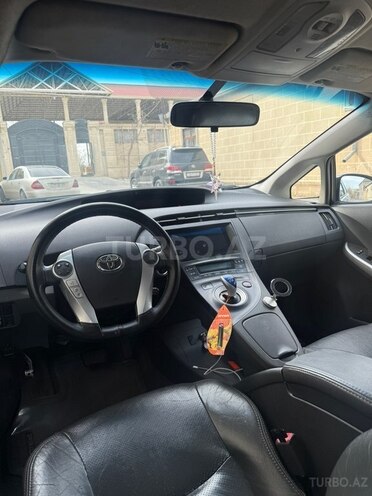Toyota Prius-9