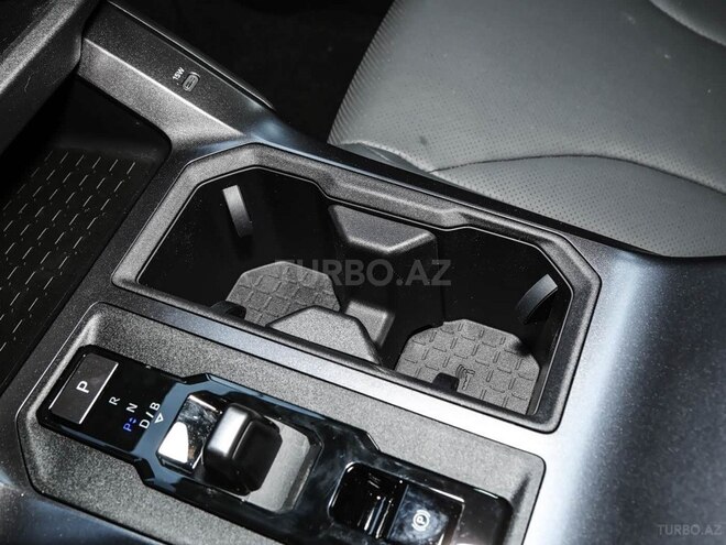 Toyota RAV4-11