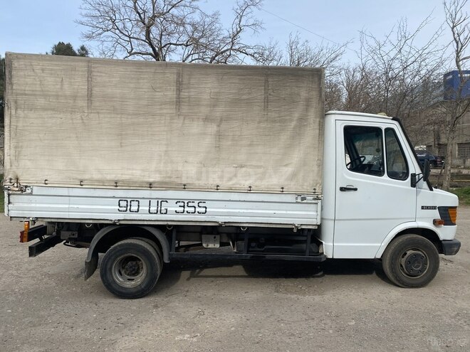 Mercedes 410 D-2