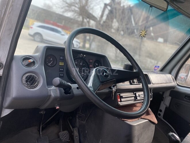 Mercedes 410 D-6
