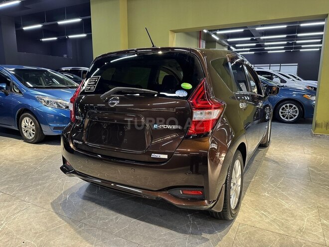 Nissan Note-7