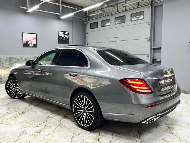 Mercedes E 220 d-10