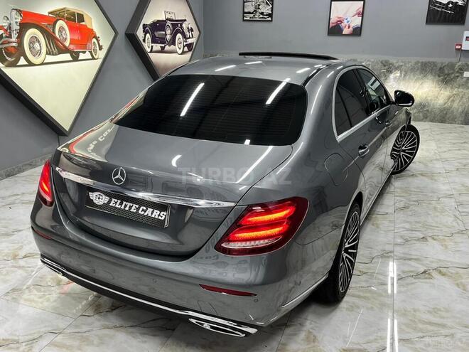 Mercedes E 220 d-4