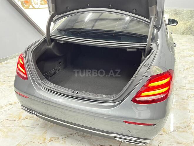 Mercedes E 220 d-34