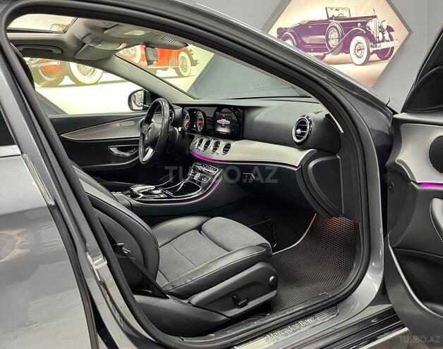 Mercedes E 220 d-27