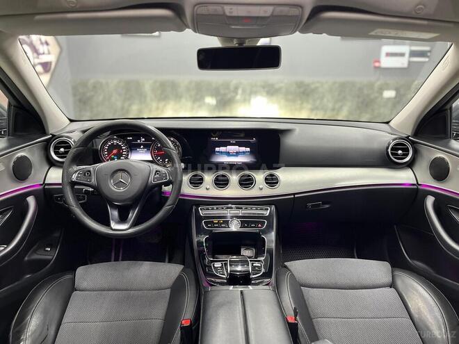 Mercedes E 220 d-28