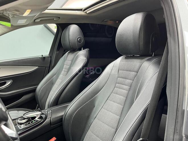 Mercedes E 220 d-33