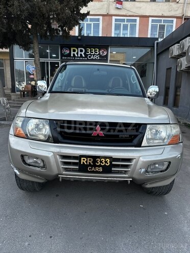 Mitsubishi Pajero-1