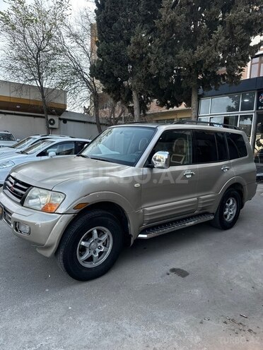 Mitsubishi Pajero-7