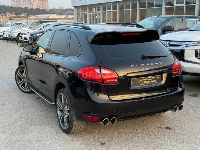 Porsche Cayenne-9