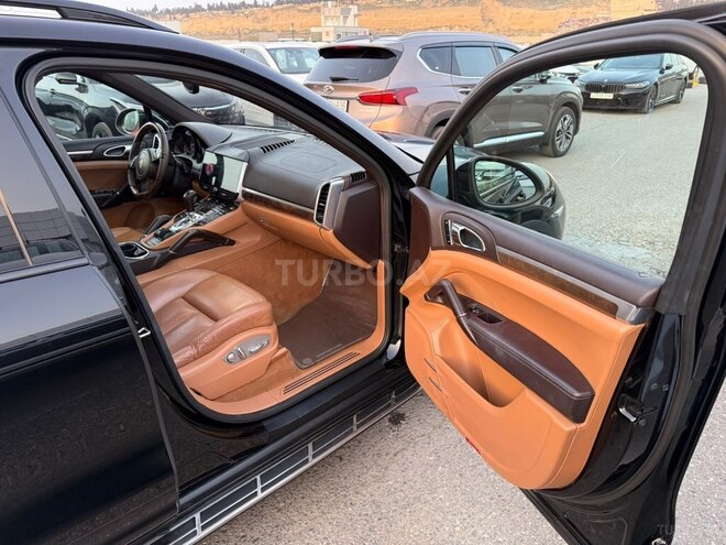 Porsche Cayenne-15