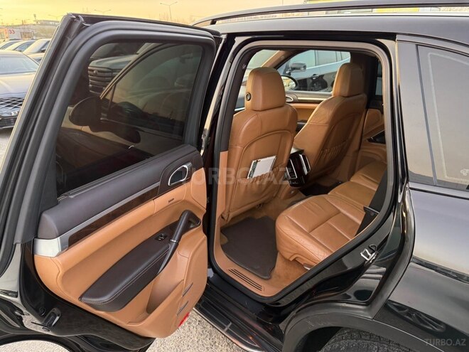 Porsche Cayenne-16