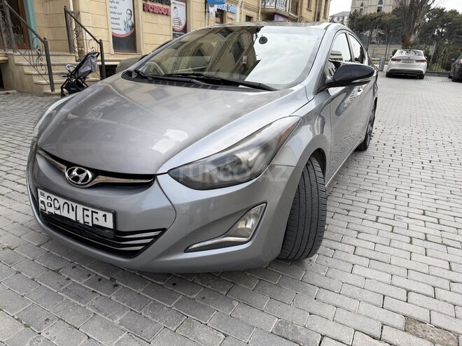 Hyundai Elantra-3