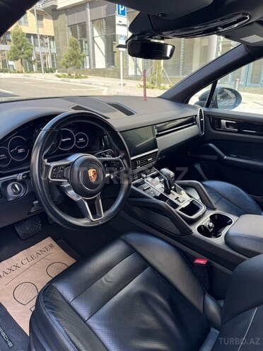 Porsche Cayenne-6