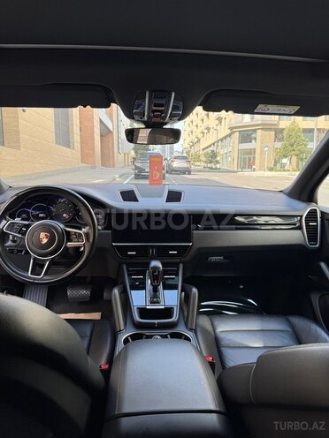 Porsche Cayenne-5