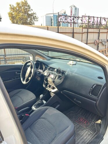 Kia Rio-2