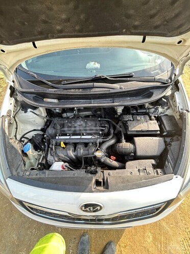 Kia Rio-4
