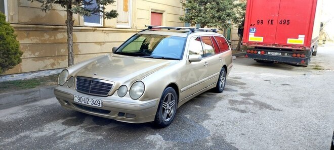 Mercedes E 240-2