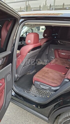 Hongqi E-HS9-9