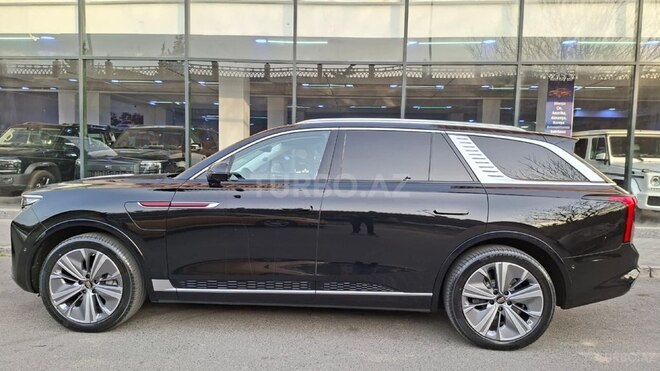 Hongqi E-HS9-14