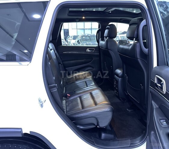Jeep Grand Cherokee-13