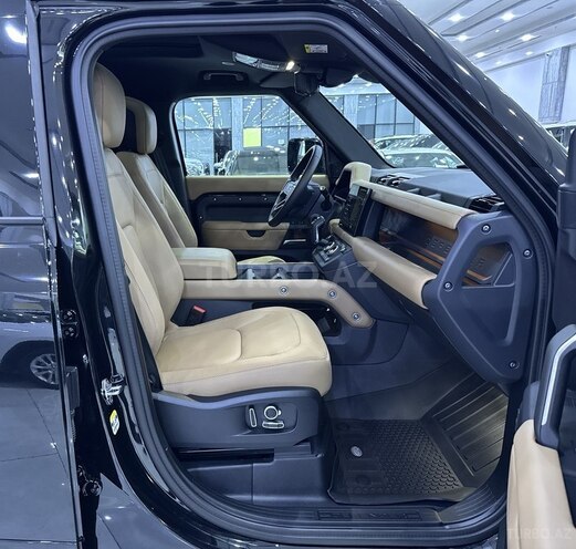 Land Rover Defender-12