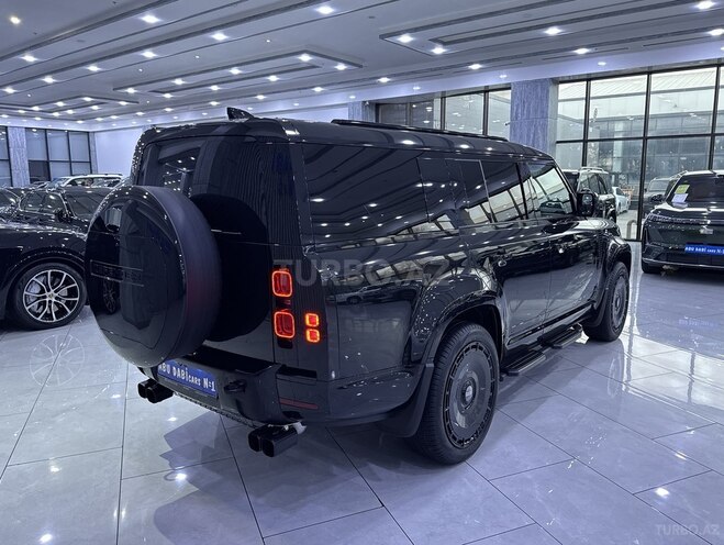 Land Rover Defender-6