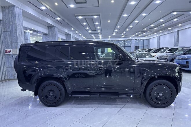 Land Rover Defender-5