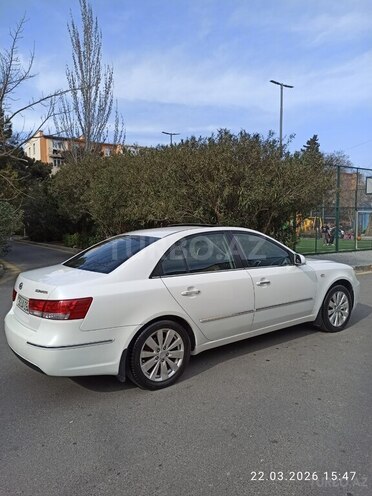 Hyundai Sonata-12
