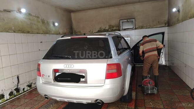Audi A6-3