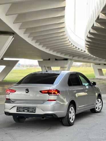 Volkswagen Polo-4