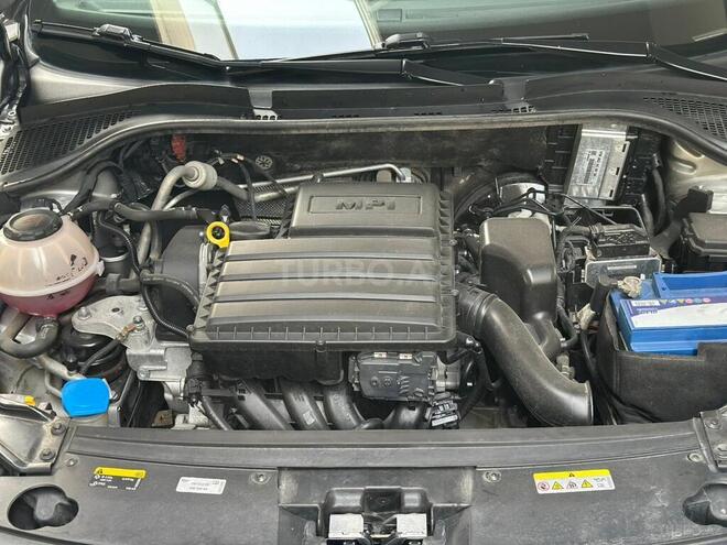 Volkswagen Polo-7