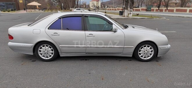 Mercedes E 220-4