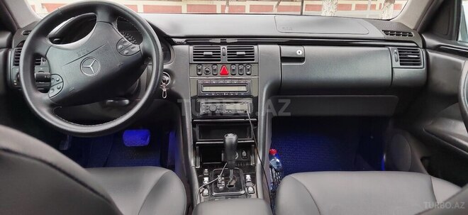 Mercedes E 220-5
