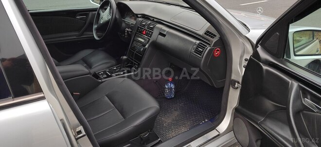 Mercedes E 220-7