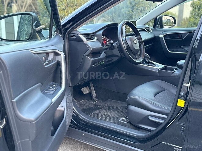 Toyota RAV4-15