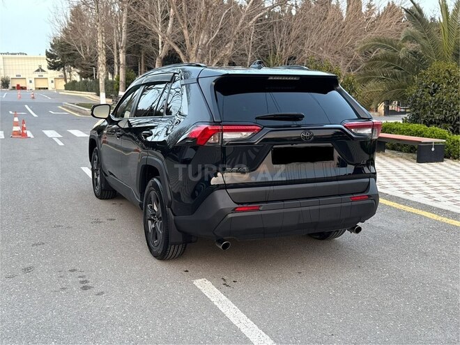 Toyota RAV4-14