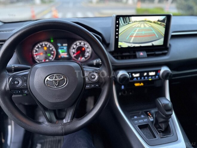 Toyota RAV4-21