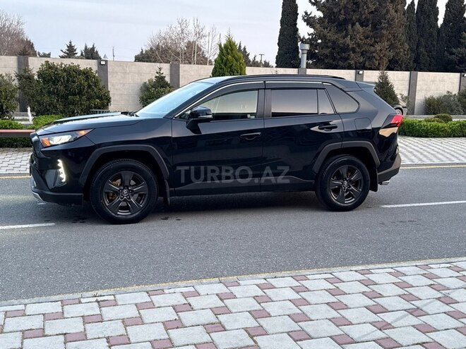 Toyota RAV4-9