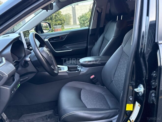 Toyota RAV4-17