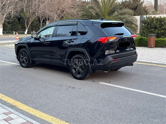 Toyota RAV4-11