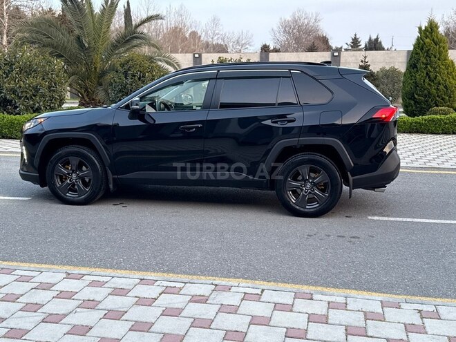 Toyota RAV4-10